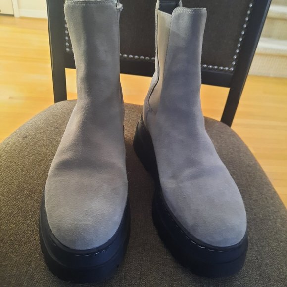 NWOT Marc Fisher Pauline Grey Boots size 9.5 - Picture 2 of 7